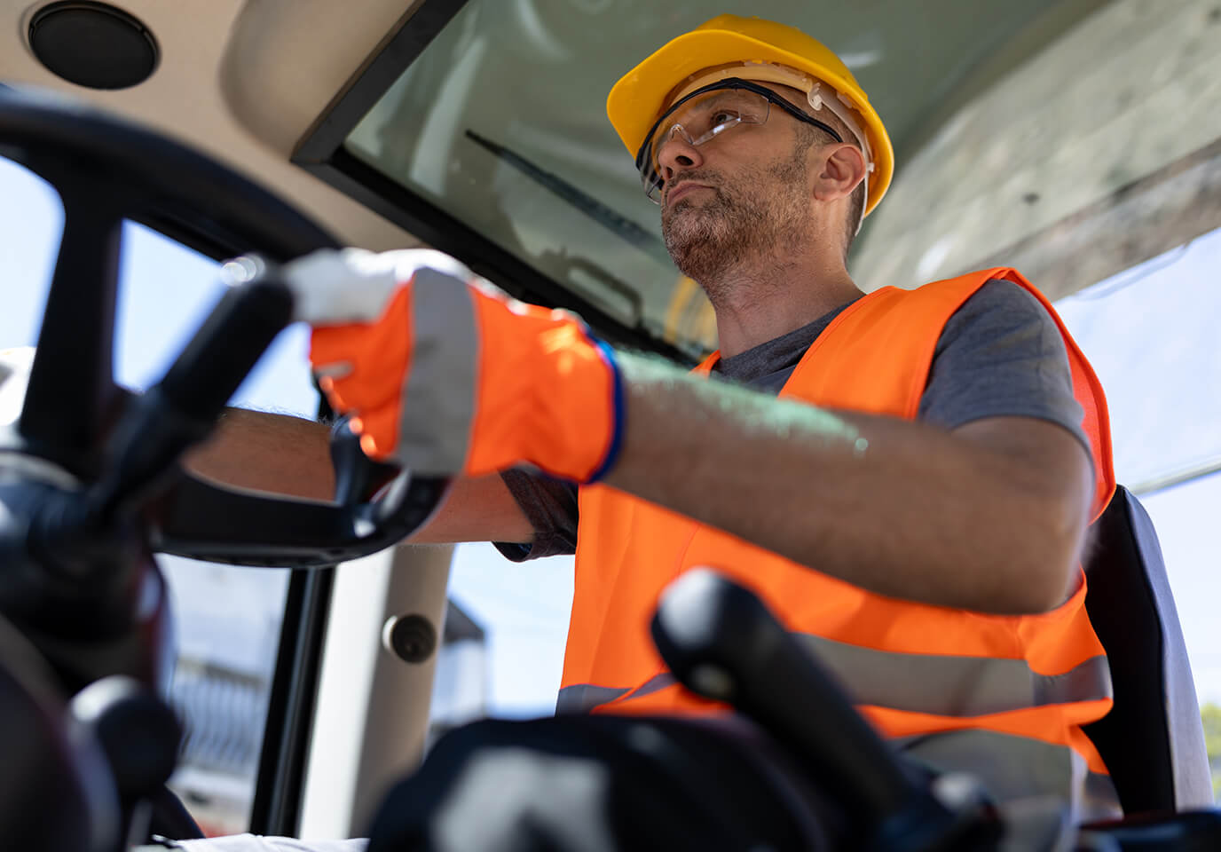 Operator in equipment